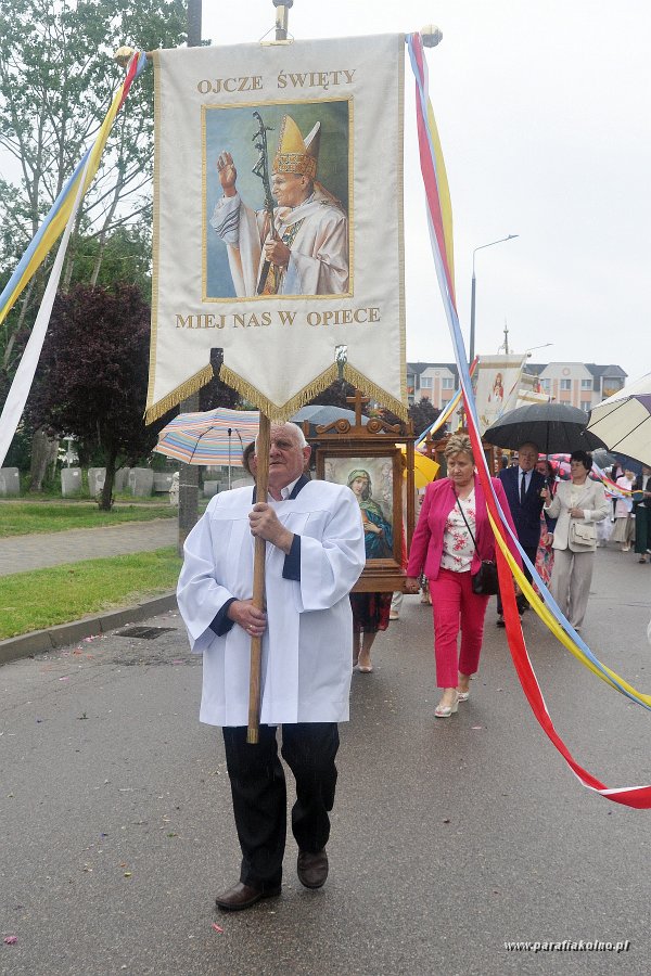 141 Procesja eucharystyczna.jpg